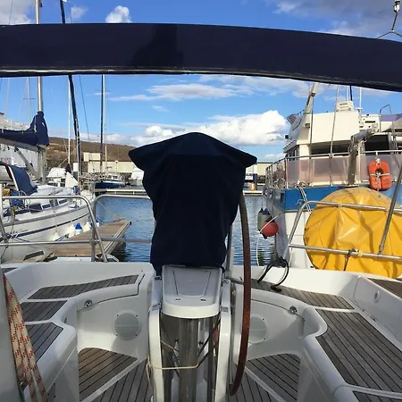 ספינת מלון Boat *